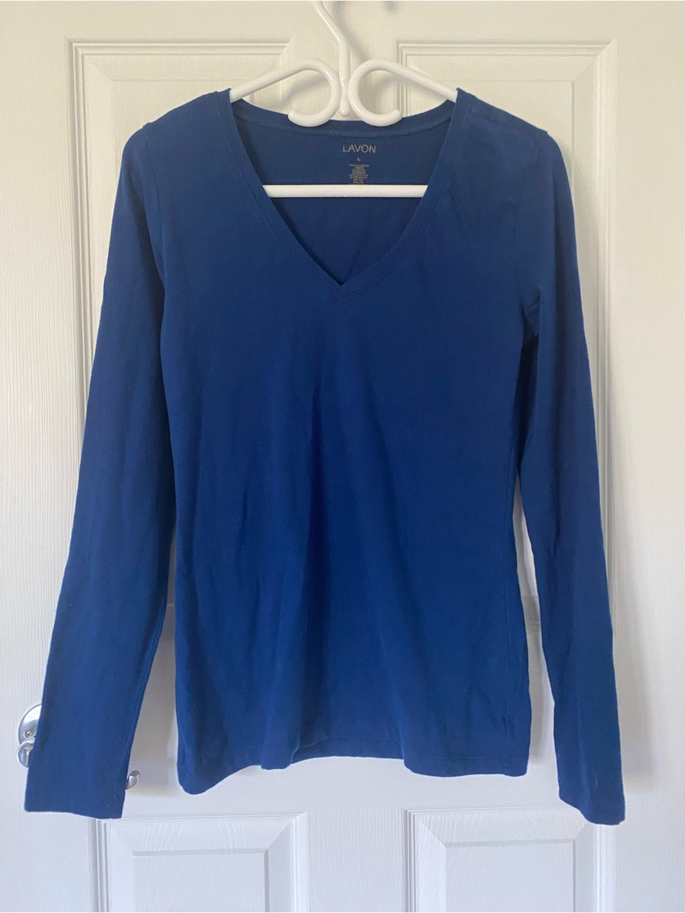 Lavon Women's V-Neck Long Sleeve Tee in Royal Blue